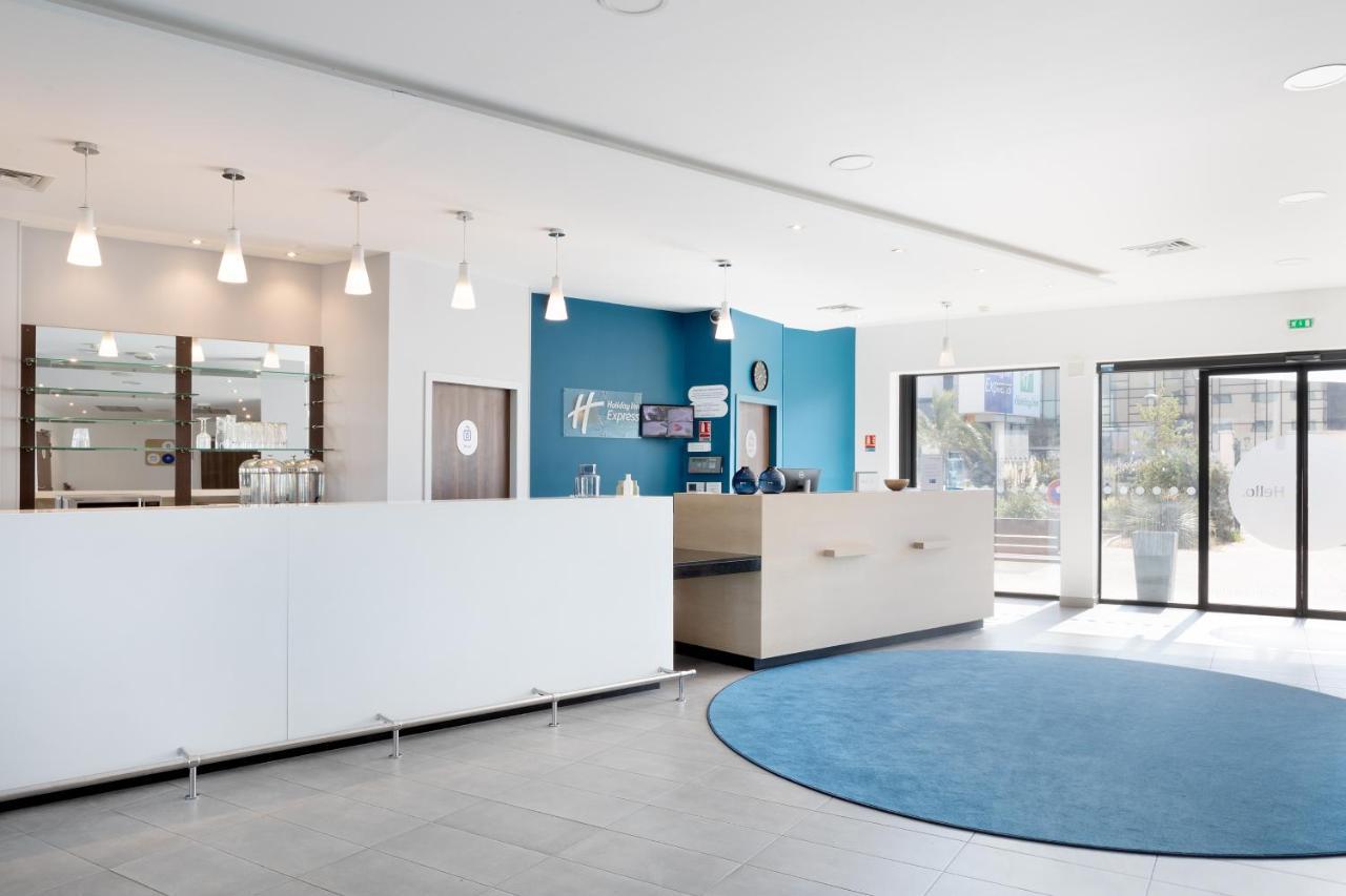 Holiday Inn Express - Marseille Airport, An Ihg Hotel Vitrolles  Zewnętrze zdjęcie