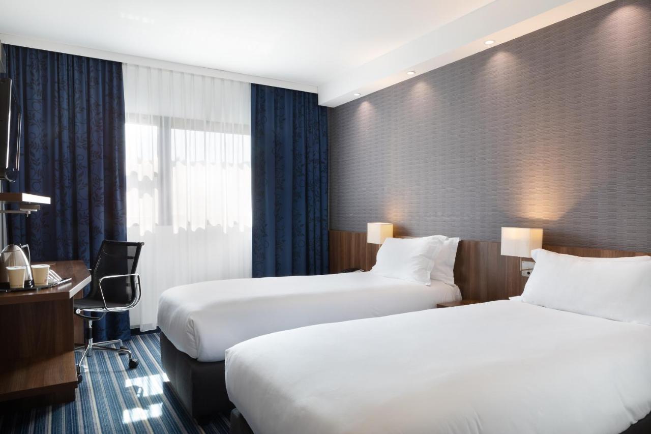 Holiday Inn Express - Marseille Airport, An Ihg Hotel Vitrolles  Zewnętrze zdjęcie