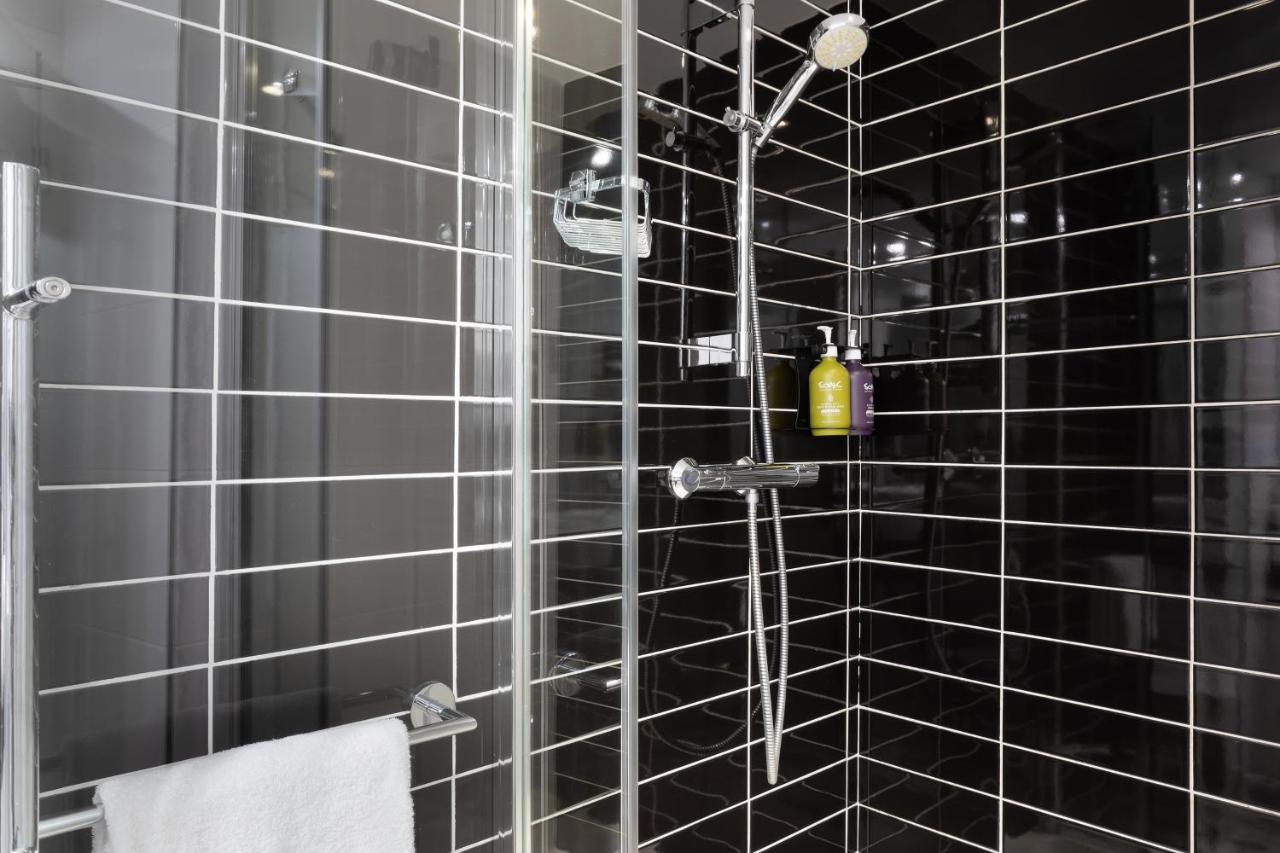 Holiday Inn Express - Marseille Airport, An Ihg Hotel Vitrolles  Zewnętrze zdjęcie